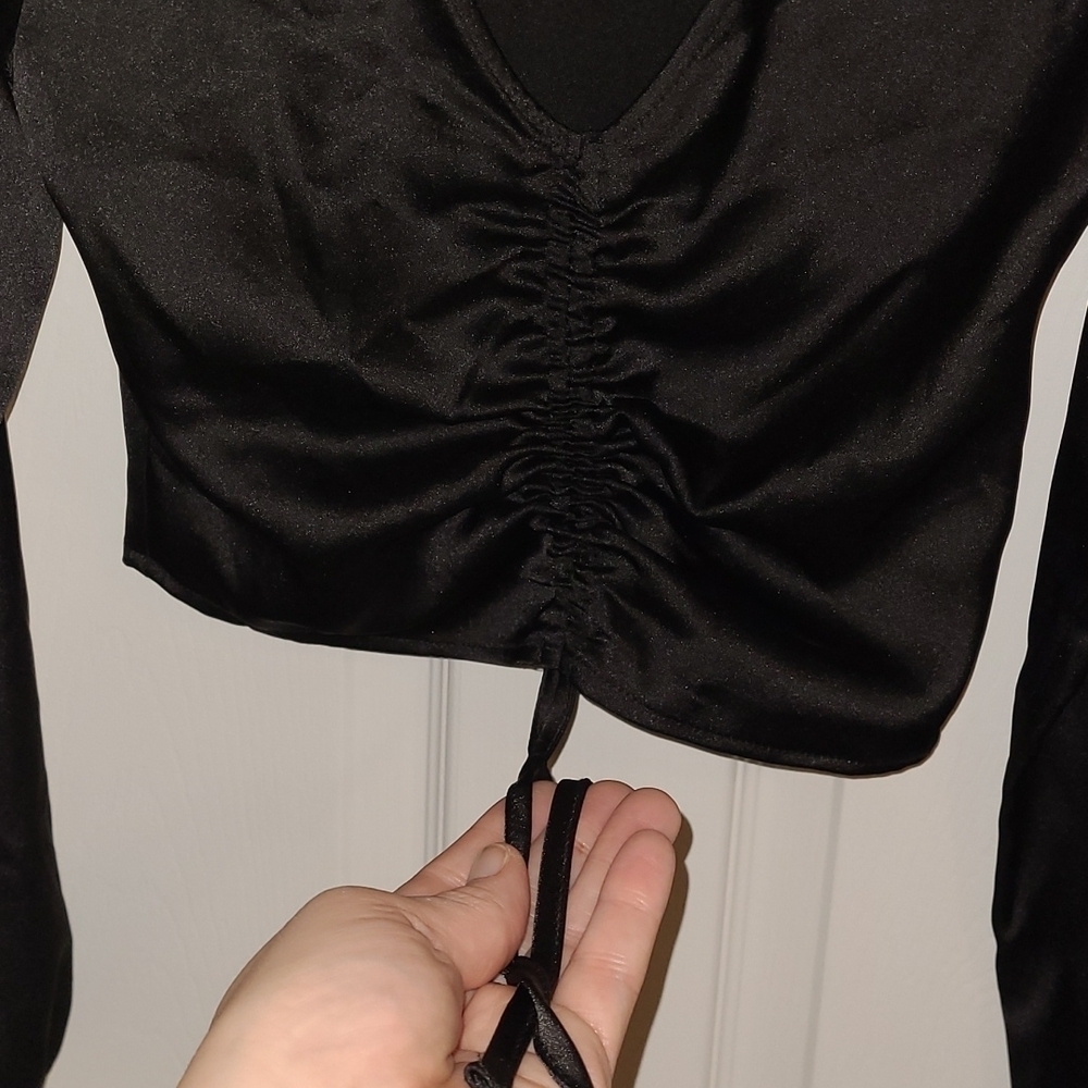 Forever 21 Black Satin-Like Vneck Adjustable Crop Top Long Sleeve Side Zipper SM - Picture 3 of 12